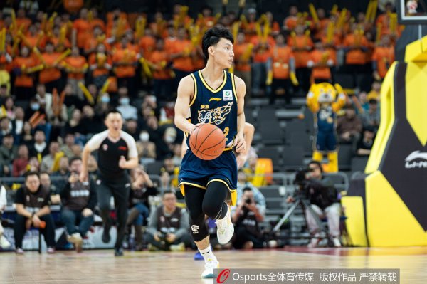股票配资公司网站 如坠冰窟！徐杰全场14中2&三分11投仅1中 得到7分4篮板6助攻1抢断