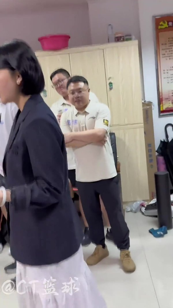 郑州股票配资平台 双杀广东！福建执行董事伍佰兰表扬全队 皮特森比手势要3倍赢球奖