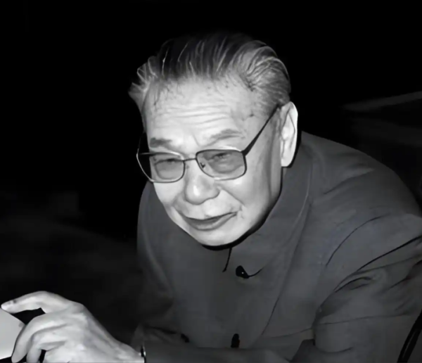 线下配资公司 他官至副国级，为什么90岁生日宴，却无一人愿意参加？原因尴尬